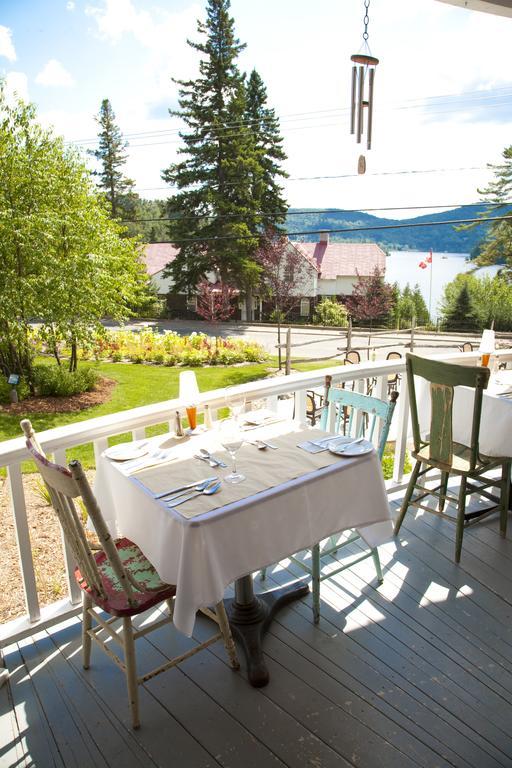 Auberge De La Tour Du Lac แซ็ง-อากาท-เด-มง ภายนอก รูปภาพ