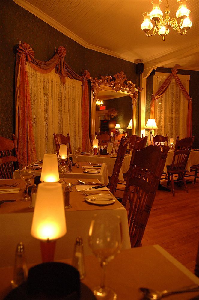 Auberge De La Tour Du Lac แซ็ง-อากาท-เด-มง ภายนอก รูปภาพ